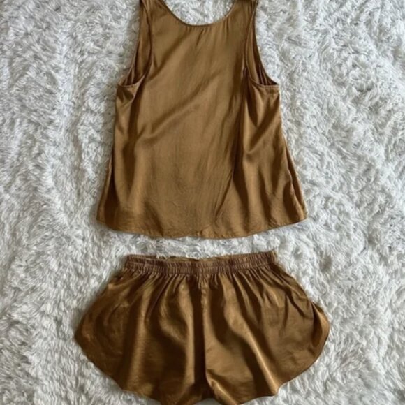 LUNYA Washable Silk Pajama Set - Tank and Shorts Large - Picture 6 of 10